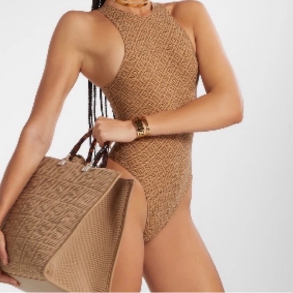 Fendi x skim xs body suit in nude can fit small as well - Picture 4 of 10
